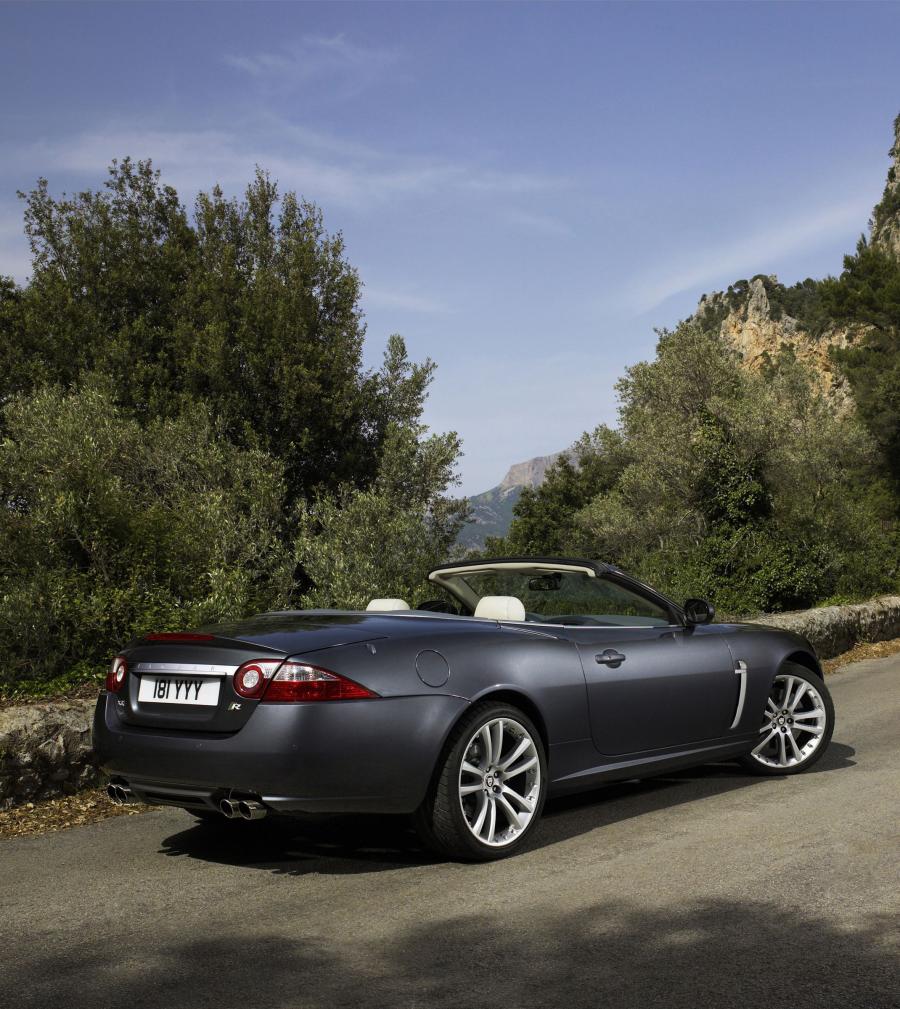  Jaguar XKR Convertible 2007 года  (фото 9 из 52)
